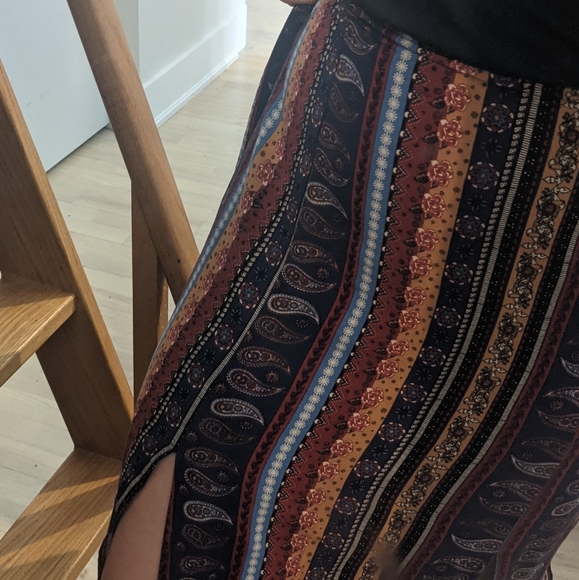 Maxi slit skirt - Picture 2 of 5